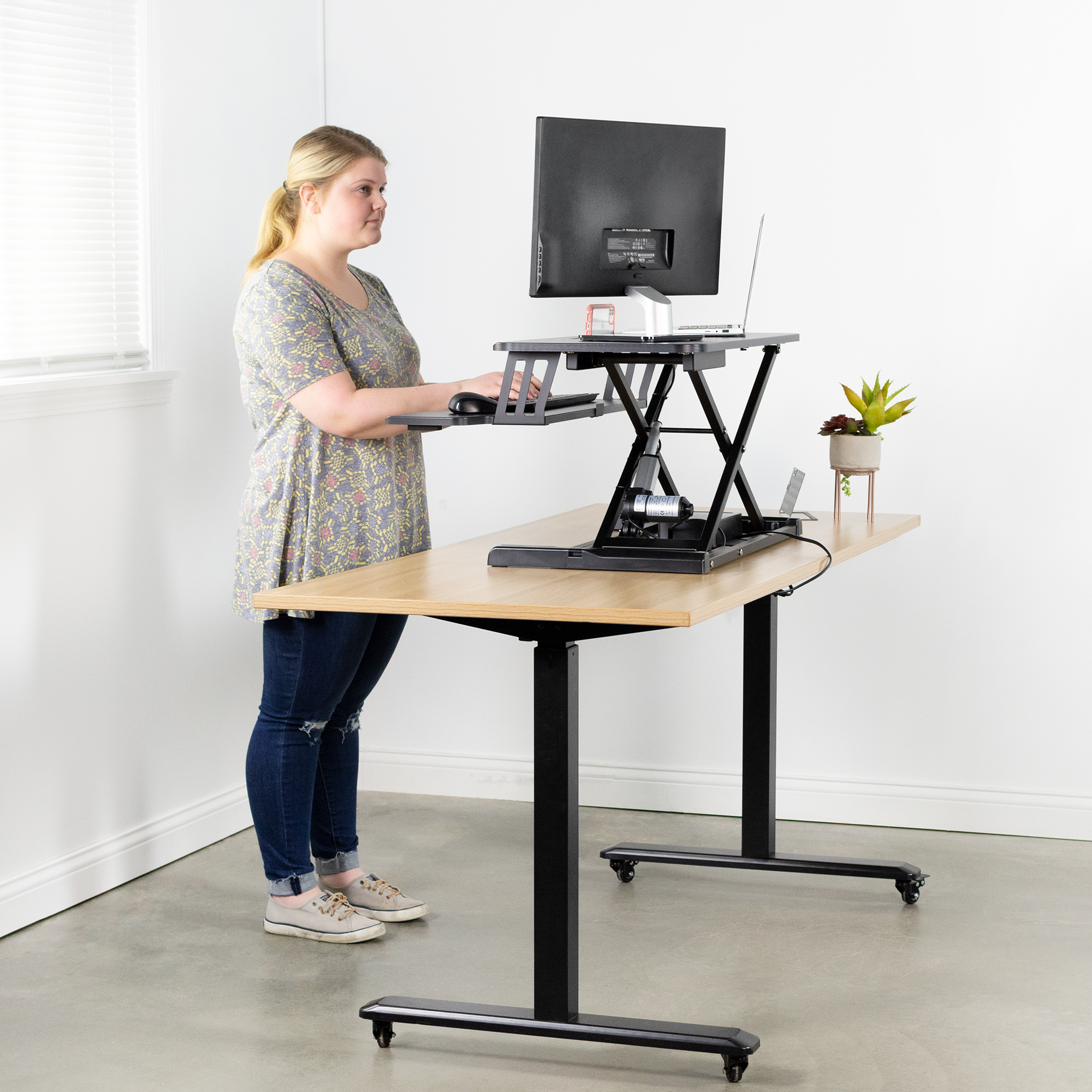 electric height adjustable standing desk converter